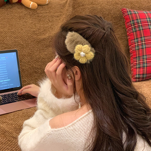 秋冬黄色花朵毛绒珍珠发夹女侧边夹bb夹发饰碎发夹氛围感头饰发卡
