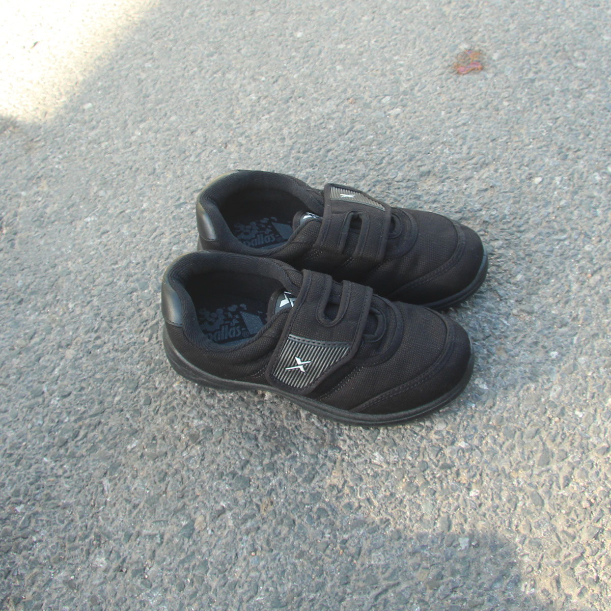 满2双包邮11.30瑕疵外贸原单穿脱方便童鞋搭扣黑色亲子工作运动鞋