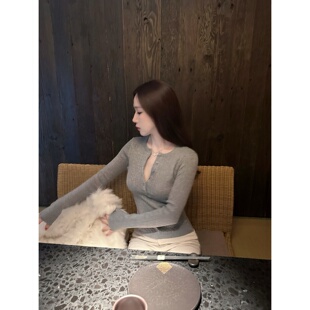 纯欲修身 禅意美人 zhazha 灰色V领麻花纹纽扣针织打底衫 Dear