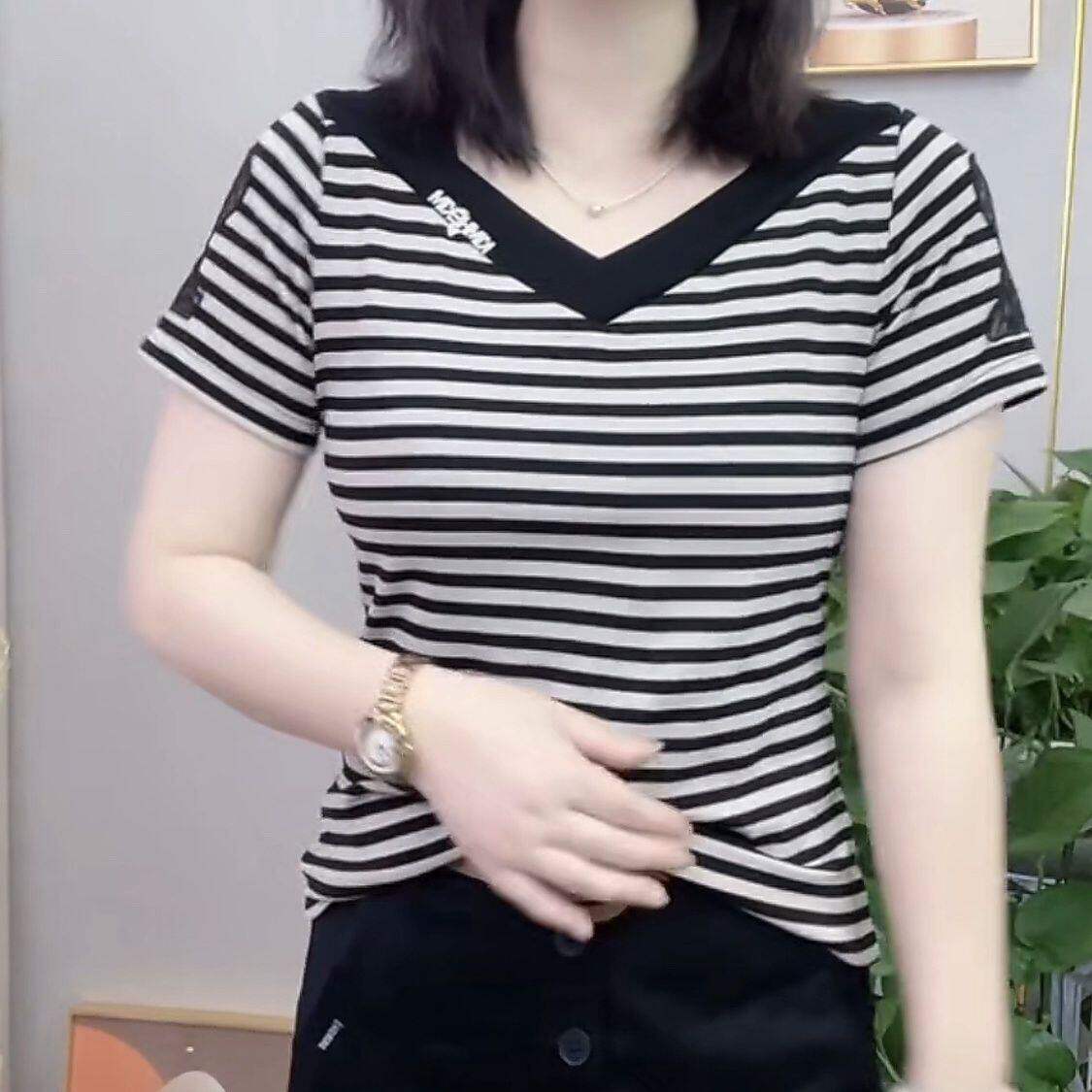 中老年妈妈V领条纹短袖女士夏季薄款2026新款宽松大码洋气减龄t恤