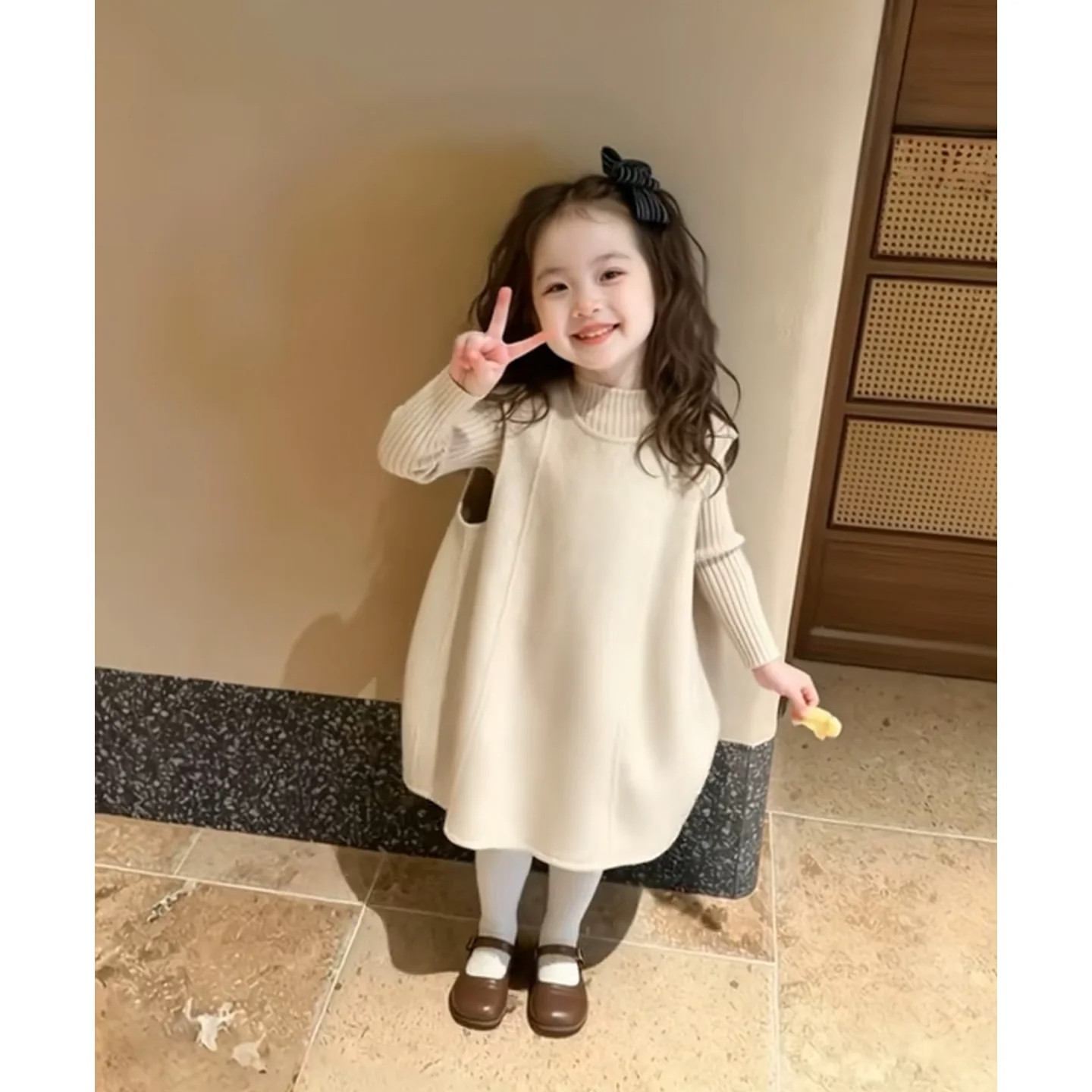 韩系女童毛呢背心裙2026秋冬款儿童百搭保暖宽松高级感气质连衣裙
