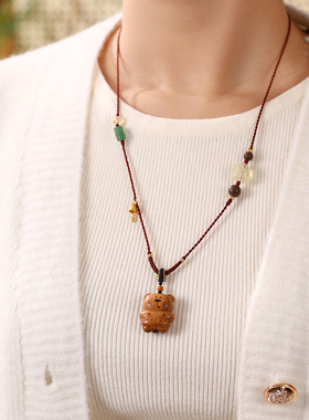 固元合香珠屁桃熊情侣毛衣链项链