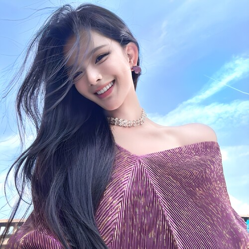 夏媛原创 侵略性的美 压褶印染v领蝙蝠袖连衣裙