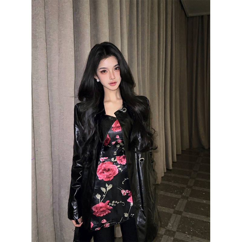 夏媛原创AI特工黑色褶皱皮衣女加绒2024冬季新款时尚修身显瘦外套