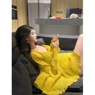 夏媛原创 巨巨巨显白柠檬黄明艳大美女感压褶上衣 柠檬树下