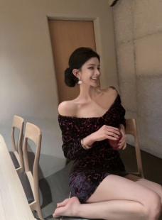 夏媛原创 一字领丝绒烧花连衣裙 媚到心醉