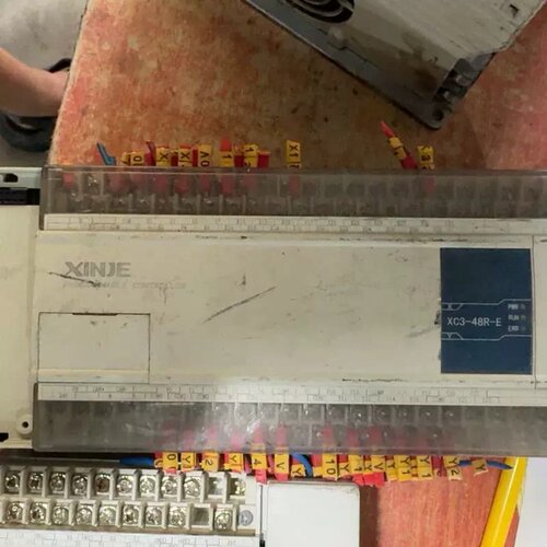 售前询价PLC XC3-48R-E 拆机实物拍摄 成色如图 外壳