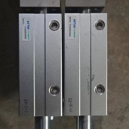 售前询价三轴气缸 型号TCM25x60S 成色如图所示