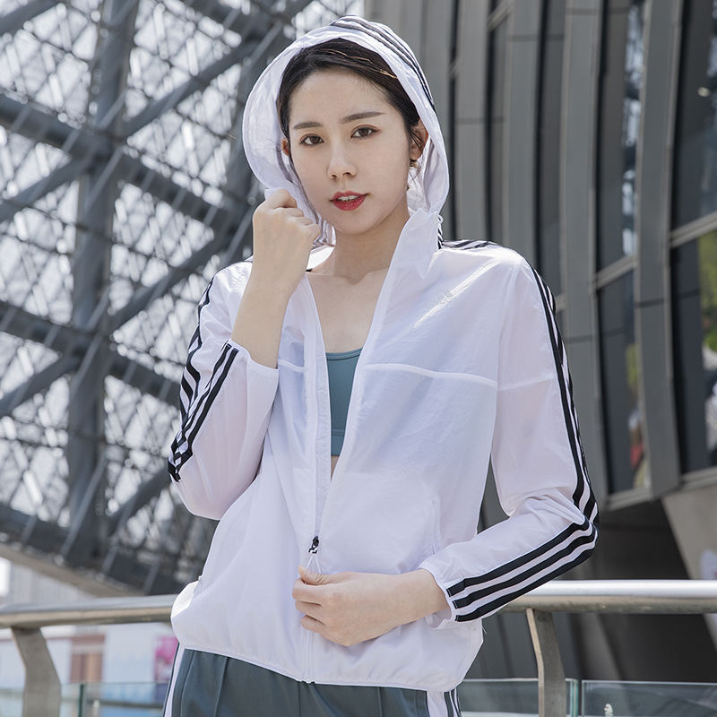 阿迪达斯外套女2022夏季新款防晒服薄款白色运动服休闲夹克GQ0564