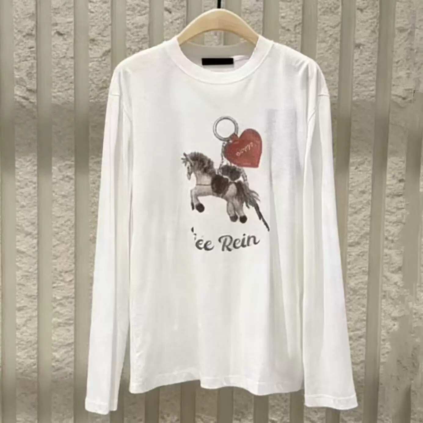 2026春新品马年系列怀旧印花含亚麻白色长袖T恤MBF1TEE034