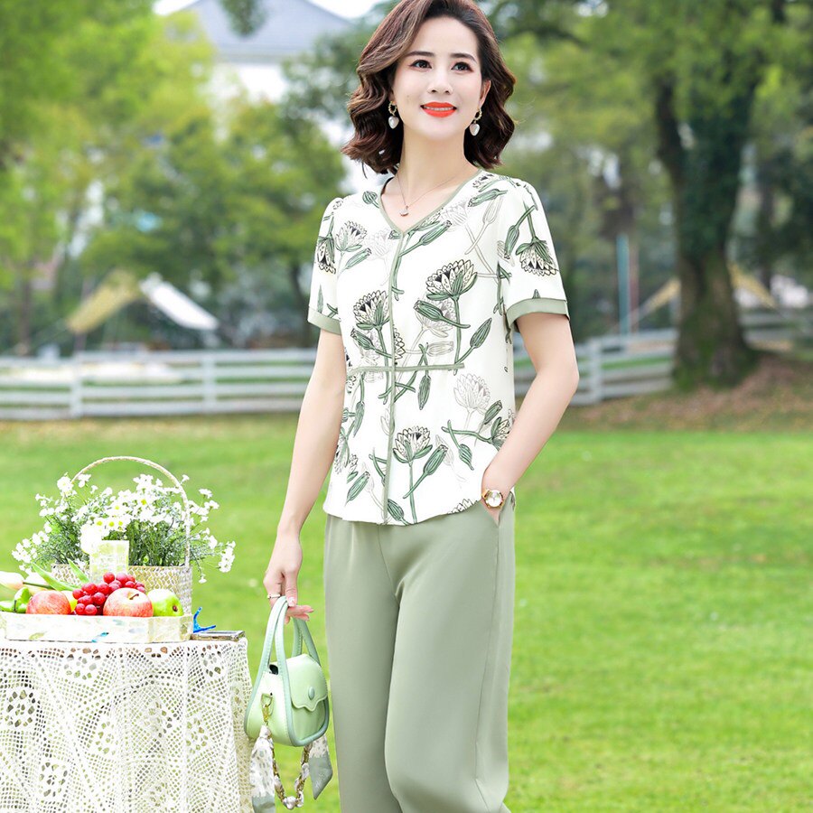 年轻妈妈衣服2026新款雪纺套装中年女士短袖老年人夏装女高贵小衫