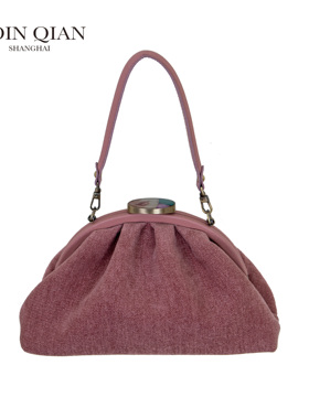COIN QIAN摩登复古 瓣月粉-雪尼尔半月包 手提单肩斜跨 原创 时尚