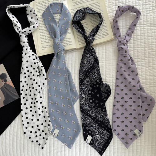 韩系博主miu系穿搭装饰领巾腰果