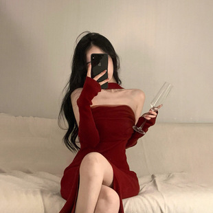 纯欲风露背挂脖吊带连衣裙早春御姐风性感开叉辣妹红色显瘦中长裙