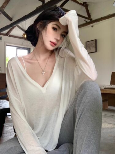 松弛感慵懒风V领宽松套头长袖防晒T恤女夏纯欲薄款罩衫空调衫上衣