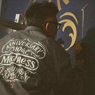 MADNESS 10TH JACKET 北京POP UP限定 印花教练夹克外套 余文乐