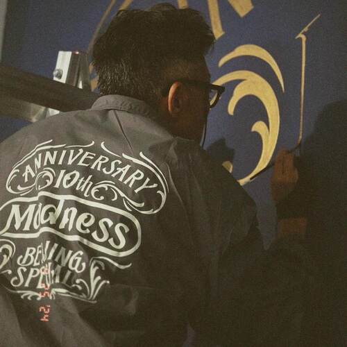 MADNESS宽松外套北京限定