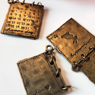 可翻开的月历牌junkjournal书本金属挂件复古装饰合金手工diy饰品