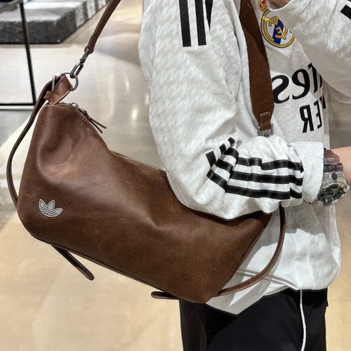 Adidas三叶草女款拎包美拉德复古做旧单肩包腋下包斜挎包KT0865
