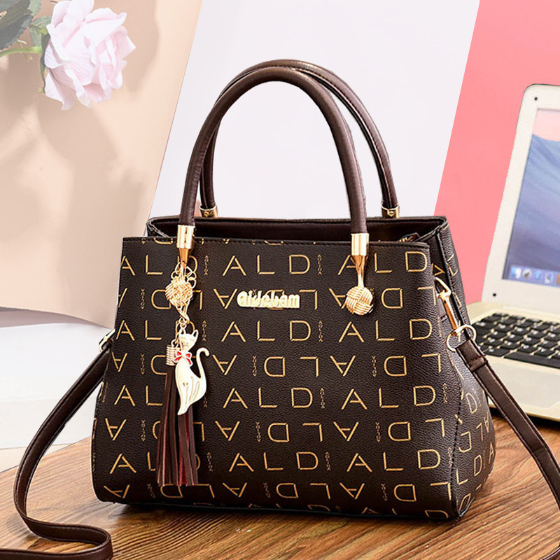 送母亲包包女2020夏季新款中年女包潮百搭时尚单肩斜挎妈妈手提包