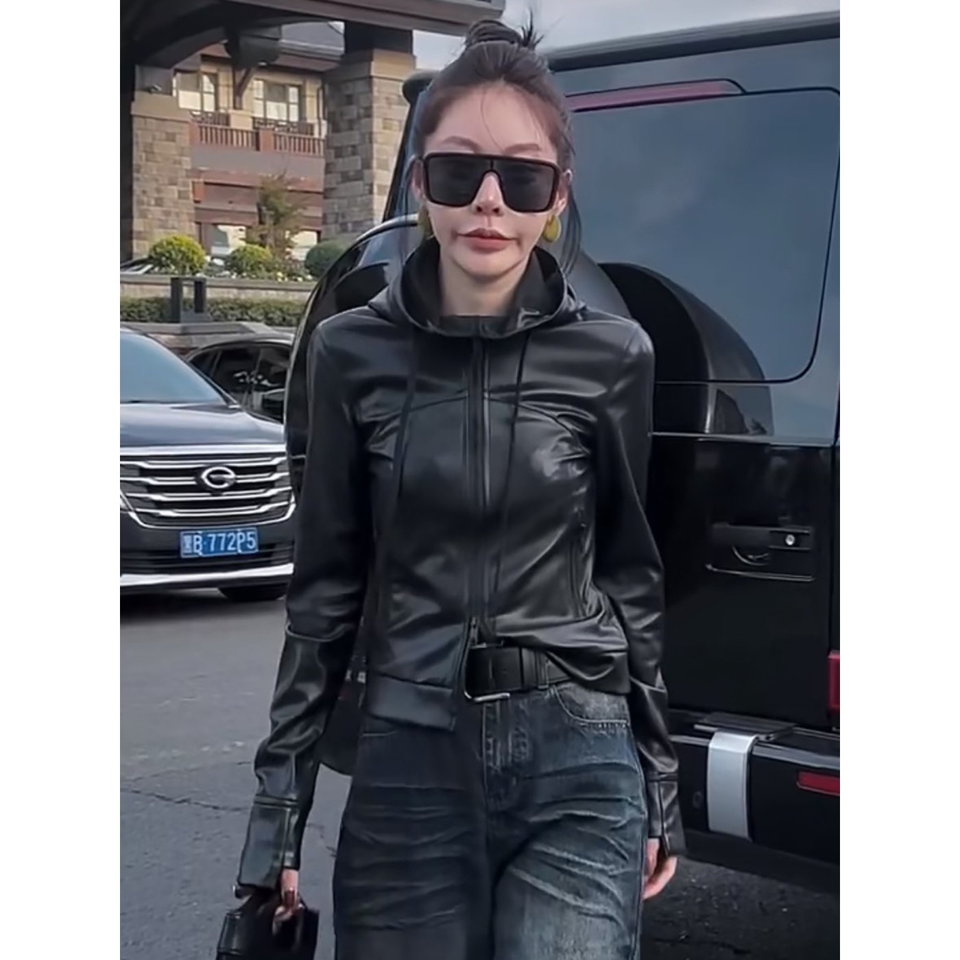 高级感修身显瘦PU皮衣外套女欧货2025春秋时尚休闲连帽短款皮上衣
