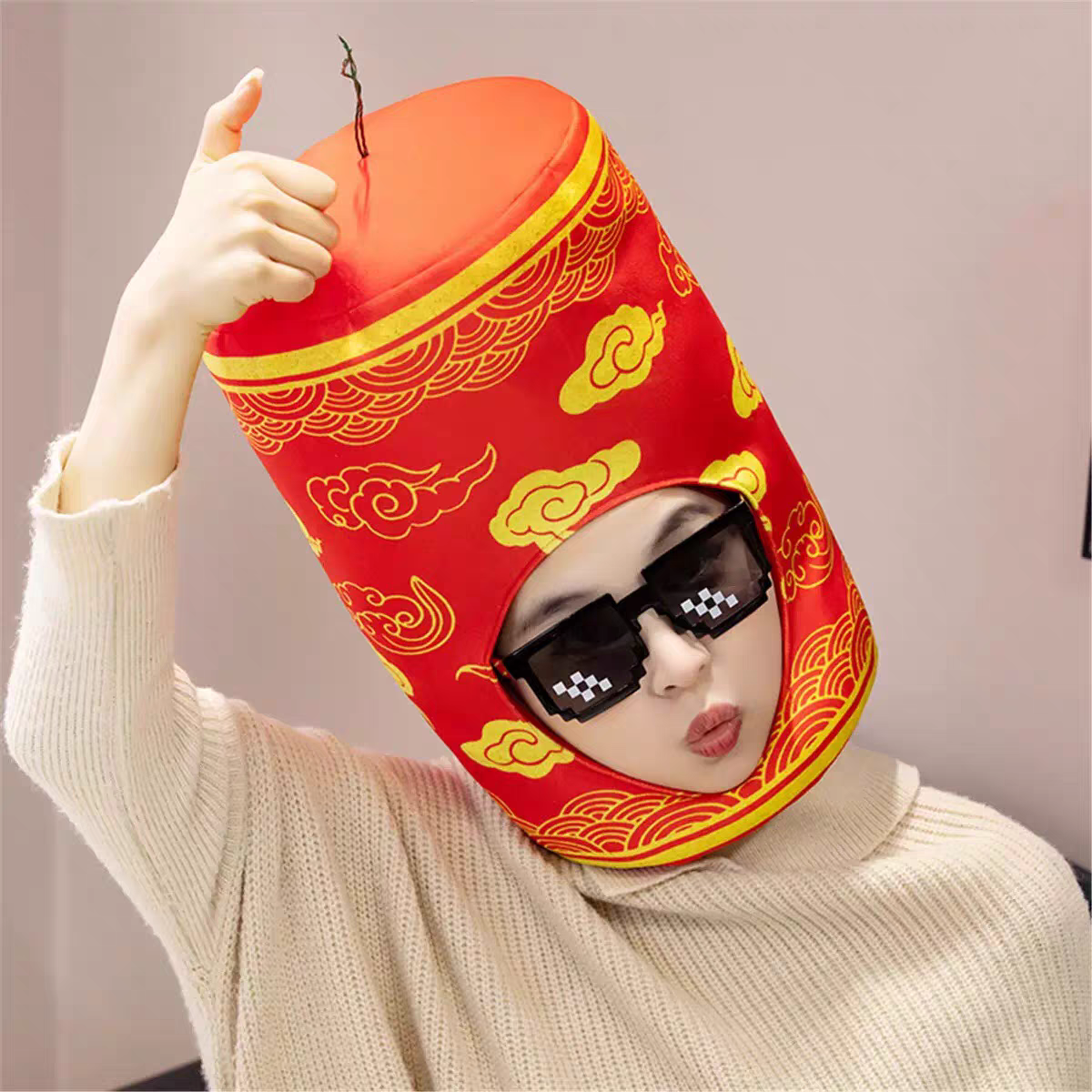 2026马年搞怪鞭炮头套帽子红色中国风本命年儿童春节拍照演出头饰