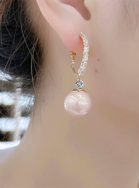 2025年新款潮气质百搭珍珠耳环高级感网红耳饰女轻奢法式防丢耳扣