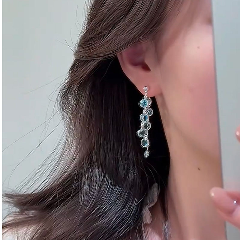 达丽拉新款长款流苏浅绿色耳环