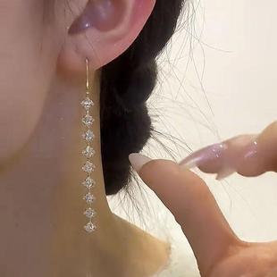 秋冬新款超仙水滴锆石长款流苏耳线轻奢高级流行耳坠小众设计耳饰