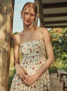 Pleased 泰国品牌 明星同款法式浪漫度假碎花露背吊带长款连衣裙