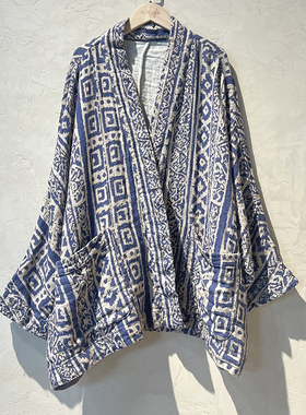 YIMIAN  “青花入梦”慵懒风肌理感民族风蝙蝠袖披肩外套2626010