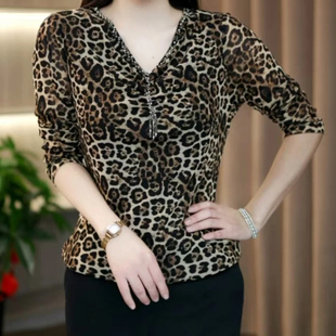 打底衫 2026春季 V领钉珠豹纹长袖 时尚 气质优雅减龄女人味上衣 新款