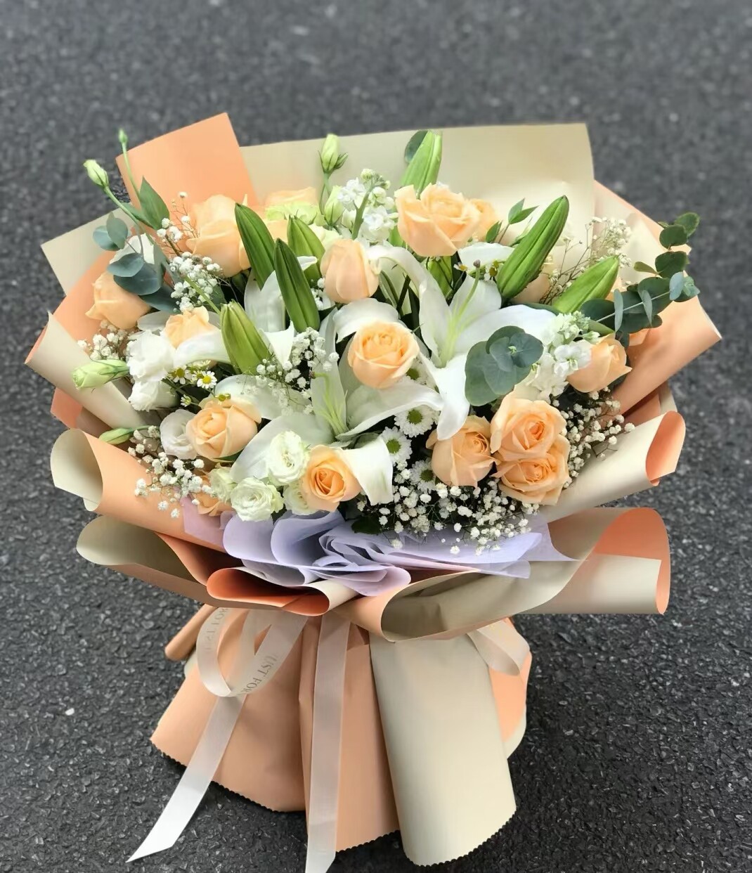 红玫瑰鲜花西安同城送女友香槟玫瑰百合鲜花花束配送老婆生日聚会