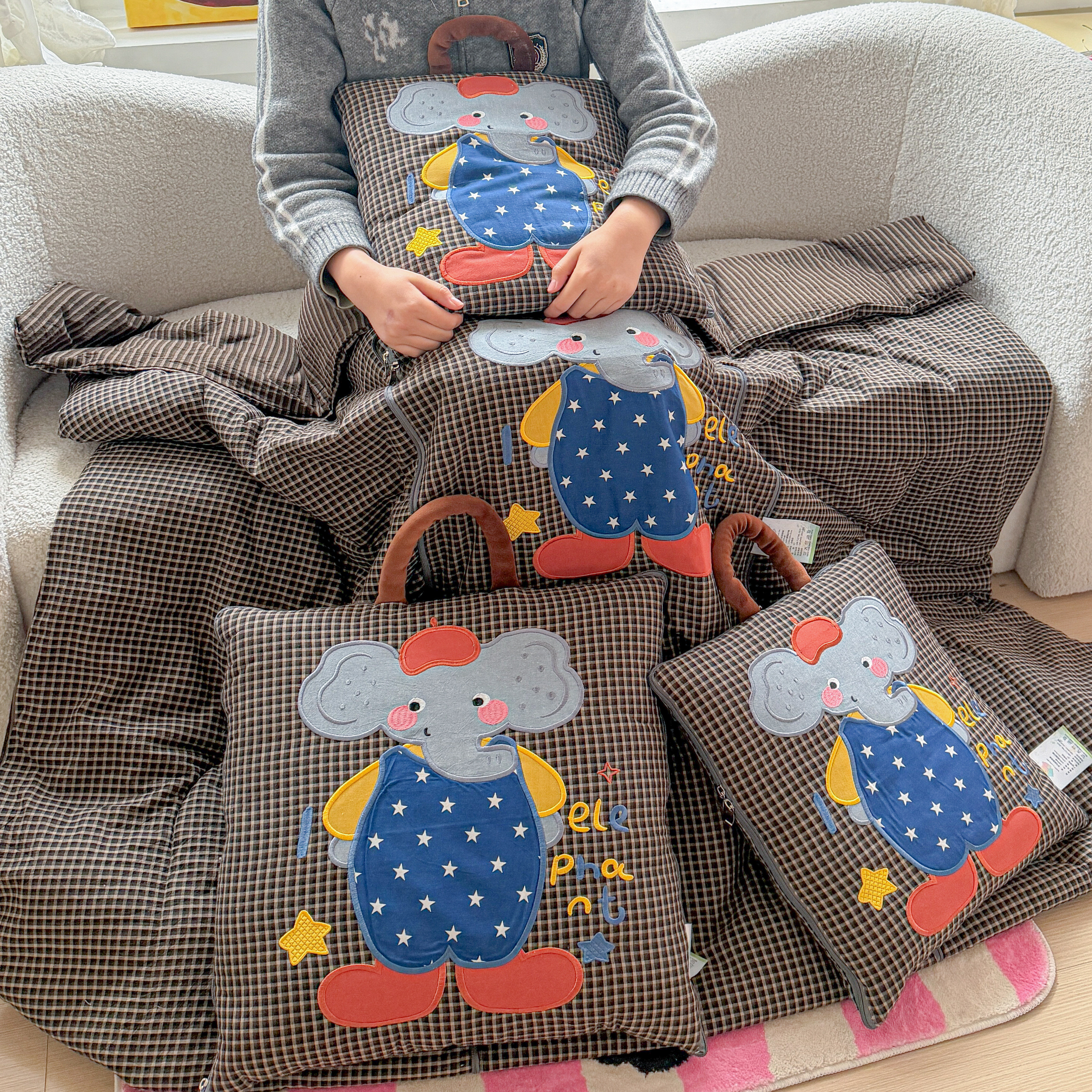 纯棉卡通手提学生抱枕被子两用汽车办公室全棉午休空调被午睡靠垫