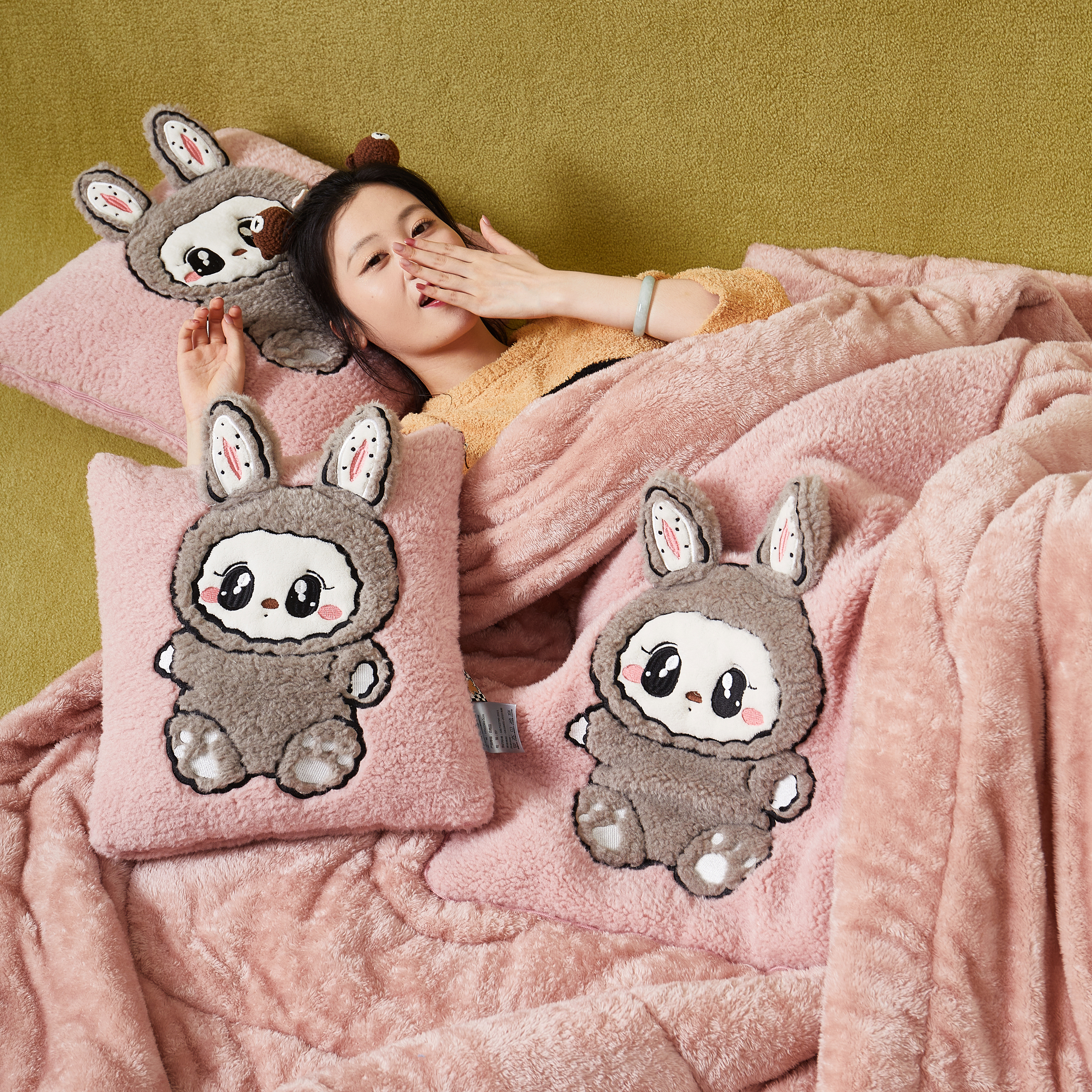 多功能加厚绒抱枕被子两用车载