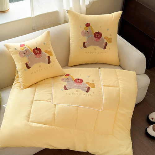 2026马年卡通两用抱枕被四季