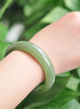 时尚新款湖水绿手镯女士镯子宽版冰透晴水绿手镯简约款玉石镯子
