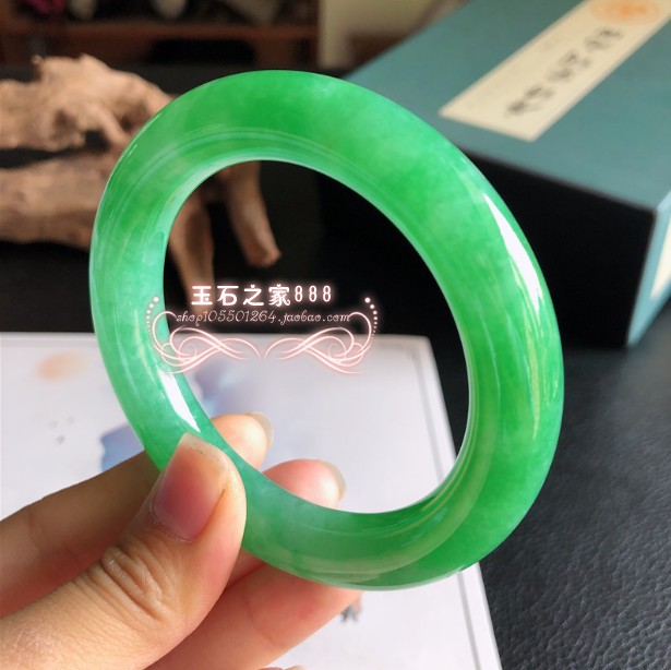 翡翠色高冰种阳绿圆条手镯透绿飘花贵妃女款玉镯阳绿色简约款手镯
