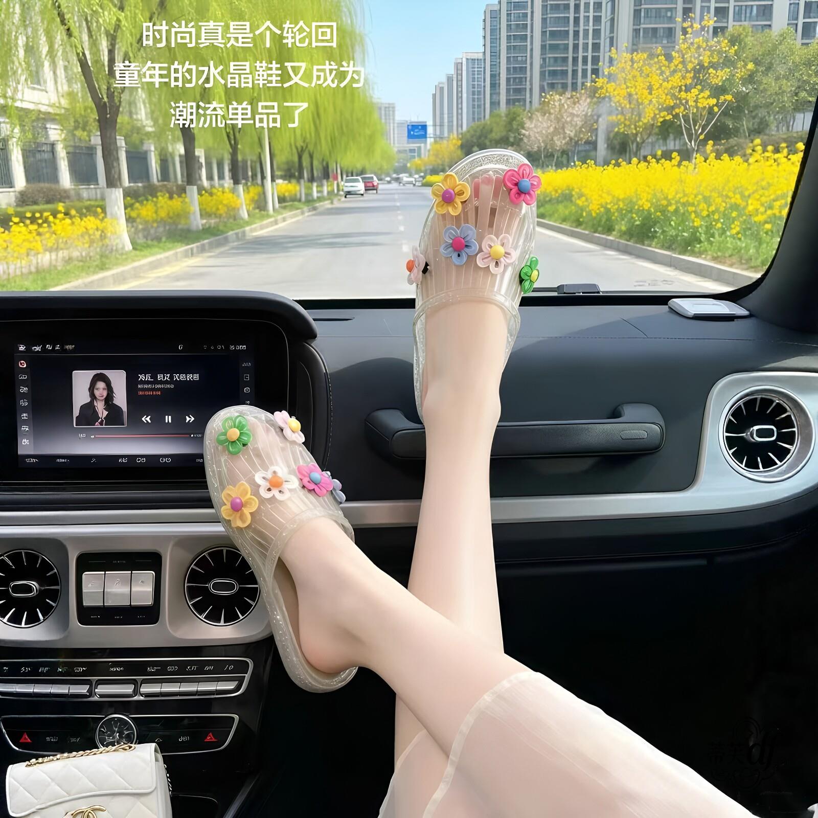 童年的水晶鞋永远闪亮！多巴胺小花公主水晶果冻鞋夏日凉拖洞洞鞋