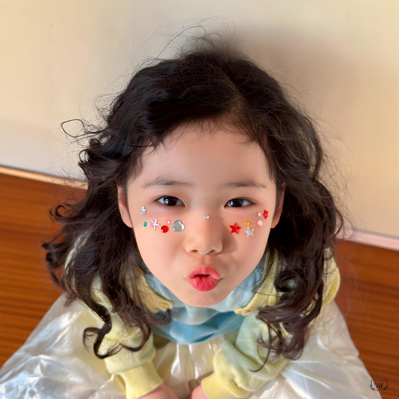 彩色星星钻石贴六一儿童节脸部装饰脸贴男孩女孩氛围感表演妆造
