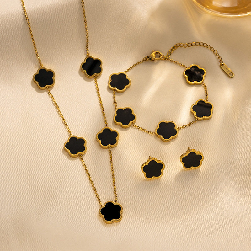 五叶草手链女小众梅花吊坠百搭手环欧美时尚气质饰品轻奢,饰品/流行首饰/时尚饰品新,组合套装,淘宝优惠券,粉丝福利购,淘宝优惠卷