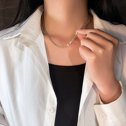 Ожерелье из нержавеющей стали подходит для мужчин и женщин, летняя короткая цепочка до ключиц, не выцветает, простой и элегантный дизайн, в корейском стиле