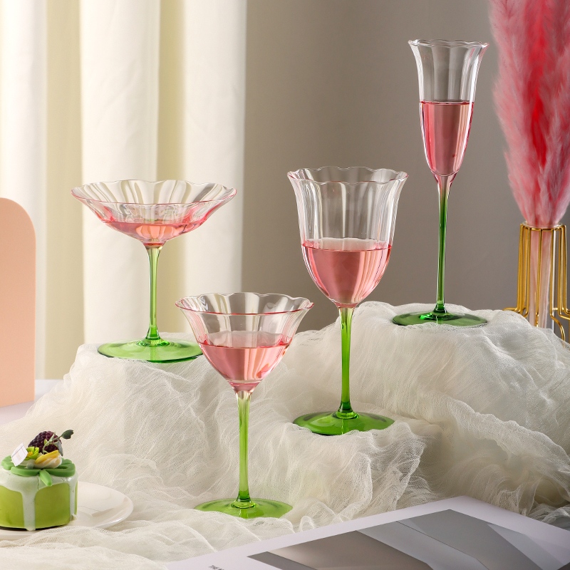 高颜值粉色花酒杯创意高脚鸡尾酒杯红酒杯女生可爱花瓣香槟杯礼物