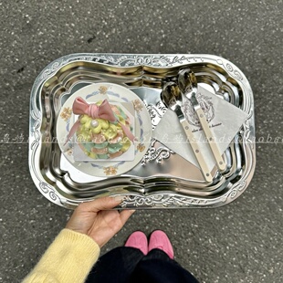 ins复古浮雕桌面收纳盘香水化妆品整理置物盘托盘银色不锈钢盘子