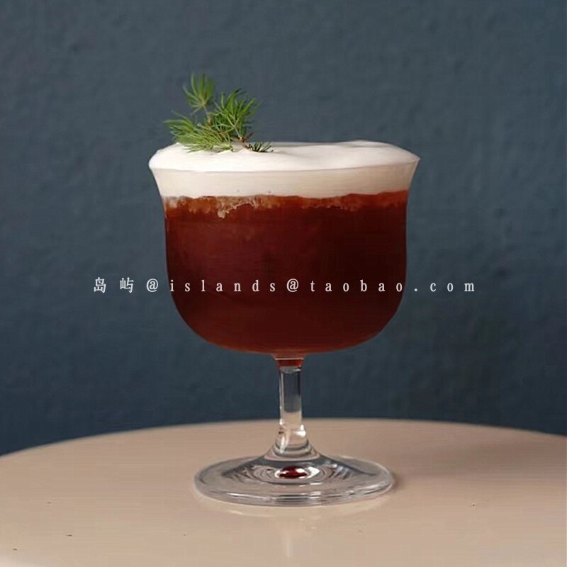 个性创意收腰鸡尾酒杯