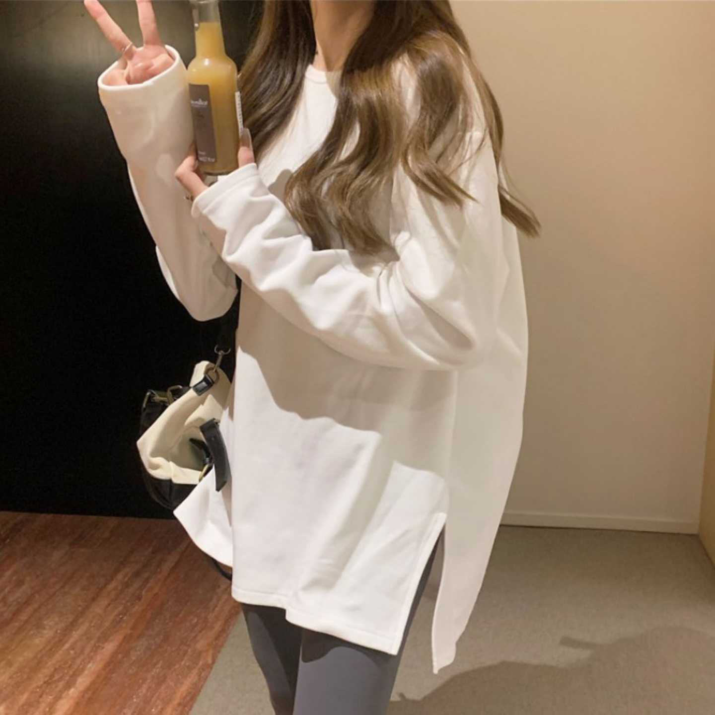 搭配鲨鱼裤的上衣女秋冬宽松大版加绒加厚t恤叠穿内搭打底衫上衣