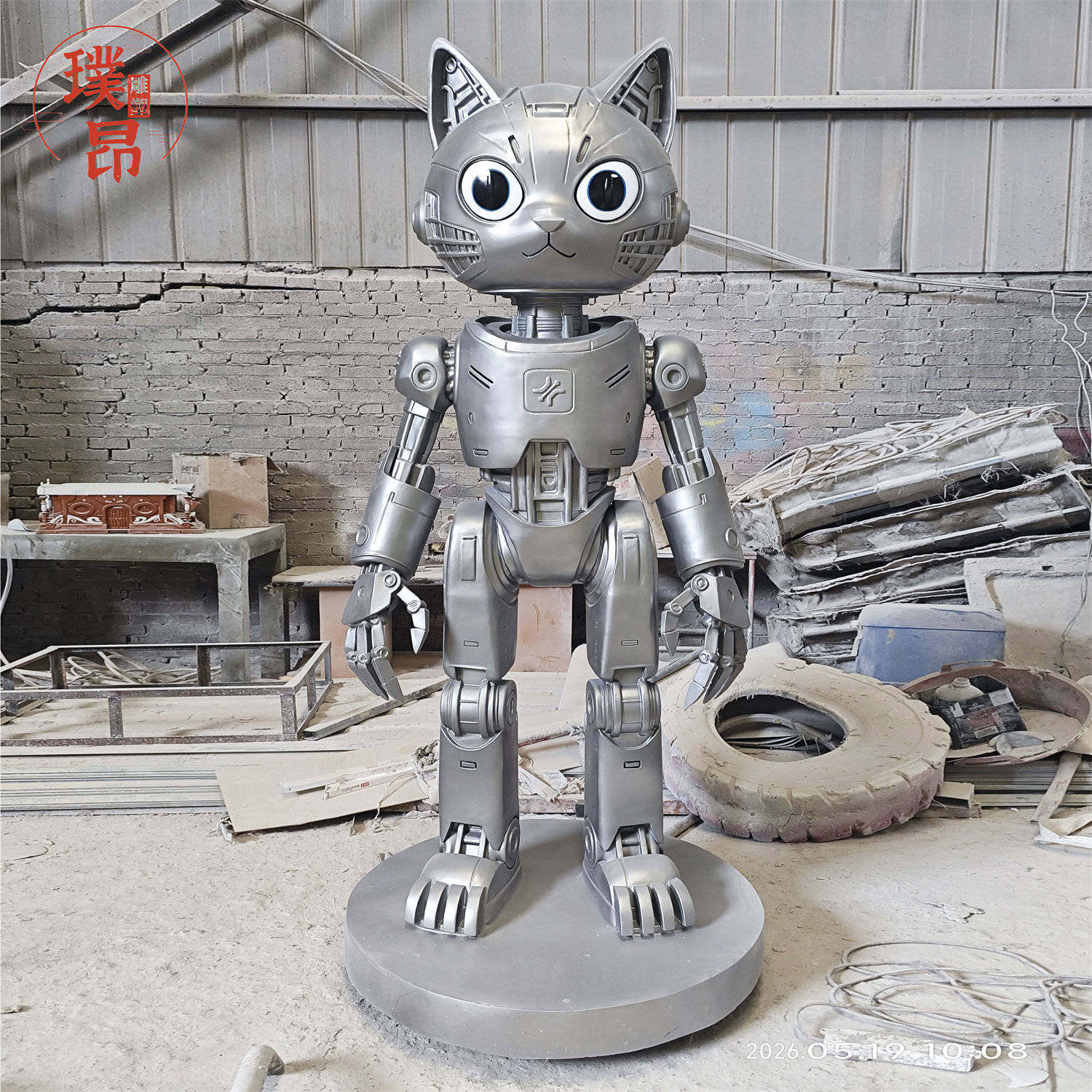机械猫玻璃钢雕塑展览摆件定制赛博朋克风卡通猫模型机器猫人雕像