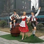 音乐啤酒节玻璃钢雕塑 啤酒文化雕塑 酒吧广场奏乐跳舞人物雕像