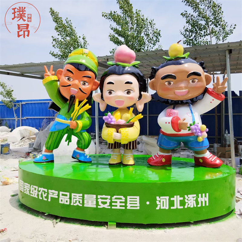 卡通桃园三结义玻璃钢雕塑q版造型关羽张飞刘备公仔订制趣味雕像