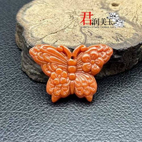 红绯色蝴蝶吊坠挂件蝶恋花